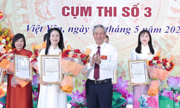 Bắc Ninh: Báo cáo viên Tạ Thị Giang giành giải Nhất cụm thi số 3